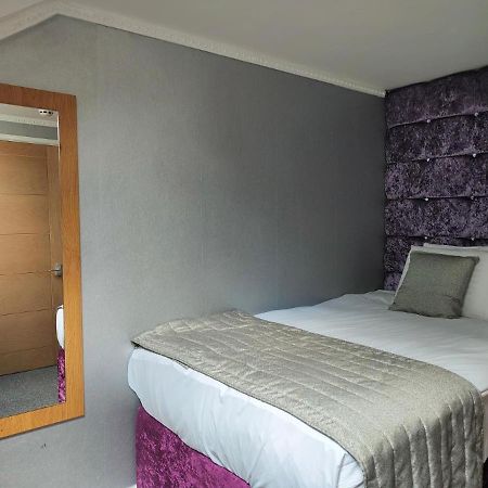 Hotel 24-7 Express Newport  Eksteriør bilde
