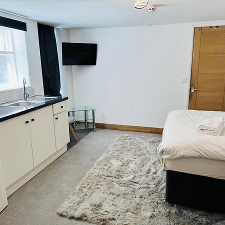Hotel 24-7 Express Newport  Eksteriør bilde
