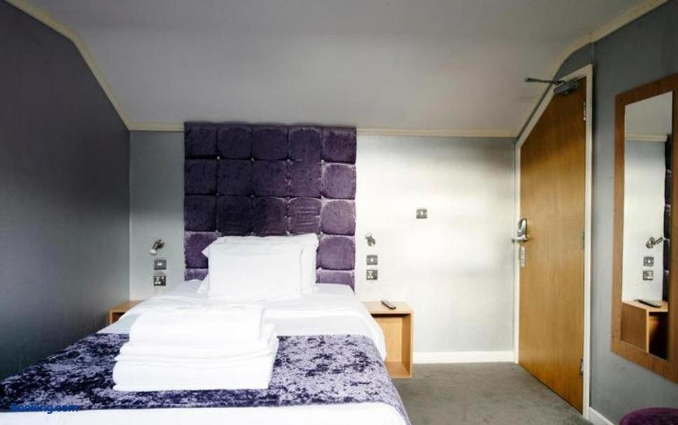 Hotel 24-7 Express Newport  Eksteriør bilde