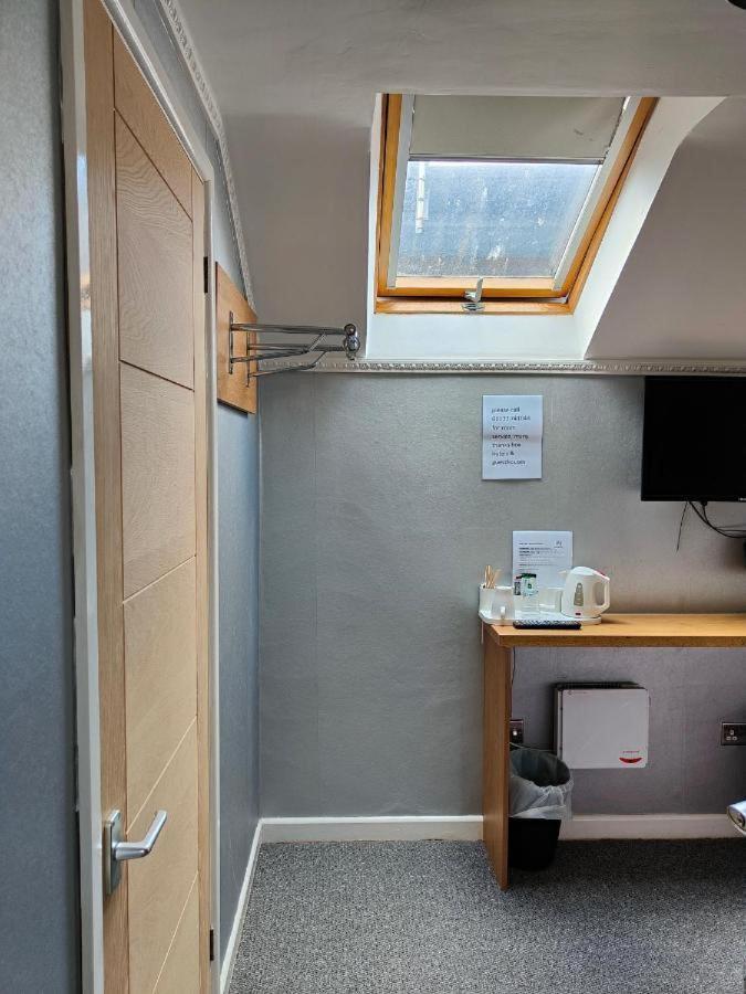 Hotel 24-7 Express Newport  Eksteriør bilde