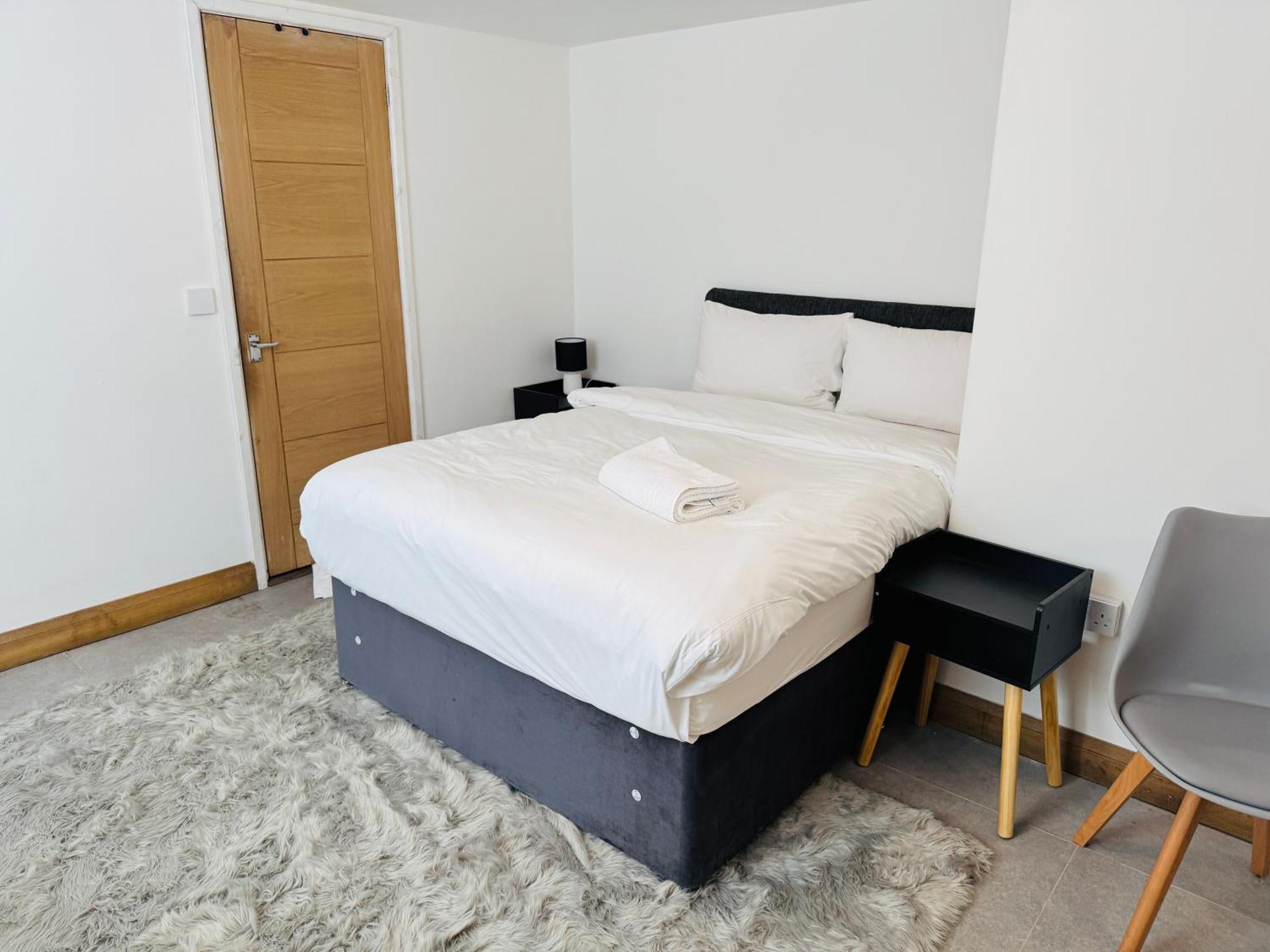 Hotel 24-7 Express Newport  Eksteriør bilde
