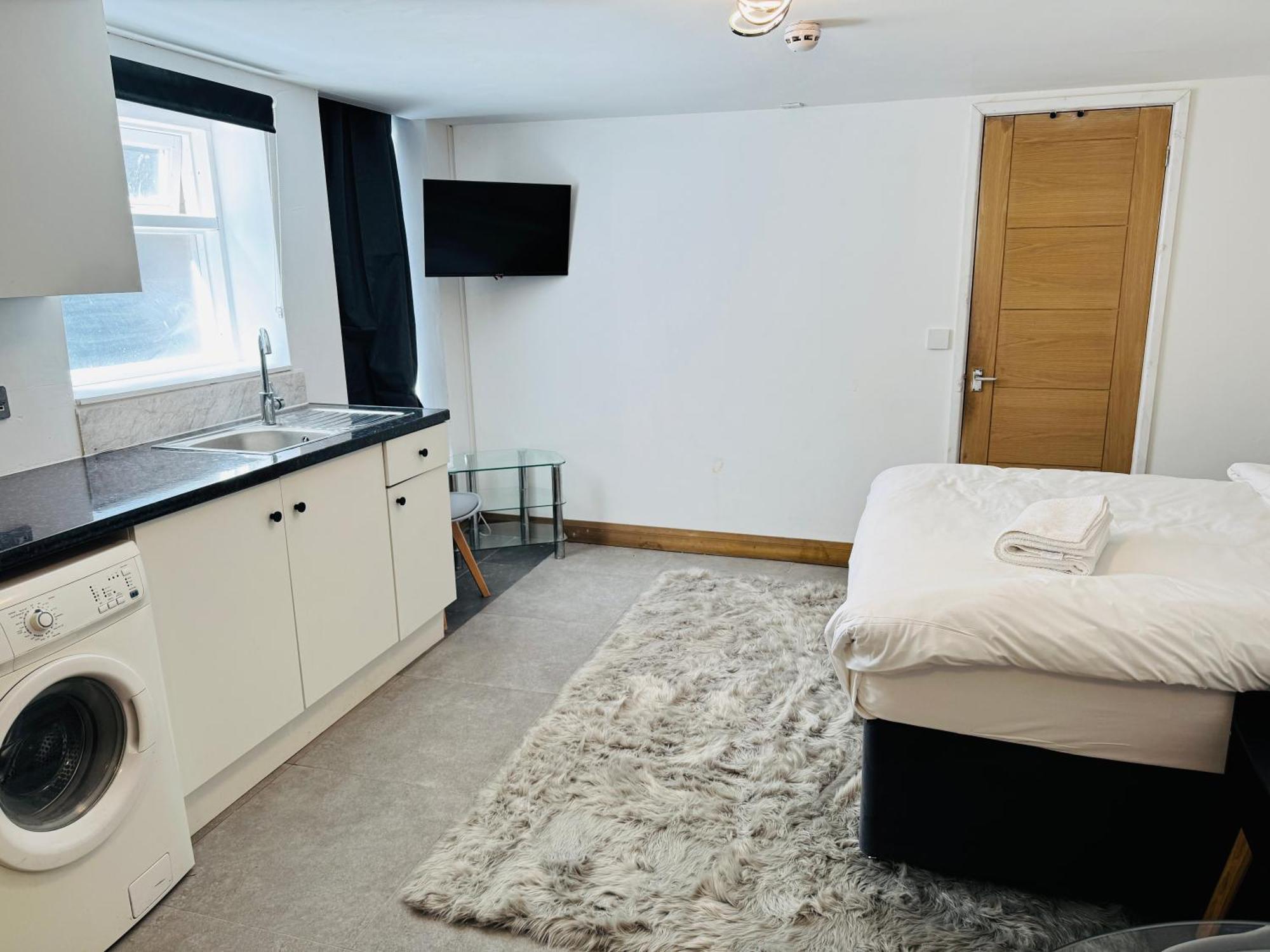 Hotel 24-7 Express Newport  Eksteriør bilde